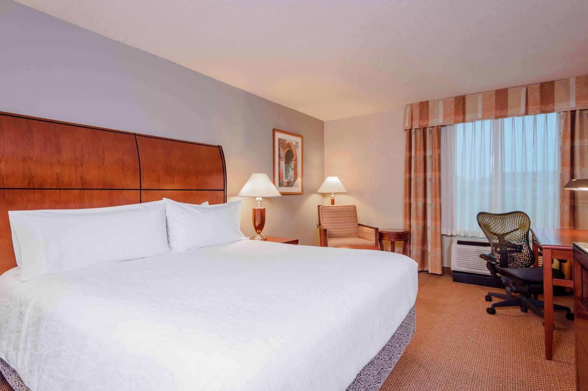 Hilton Garden Inn Independence Exteriör bild