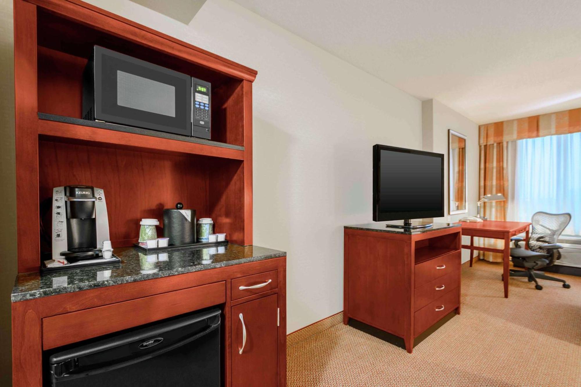 Hilton Garden Inn Independence Exteriör bild