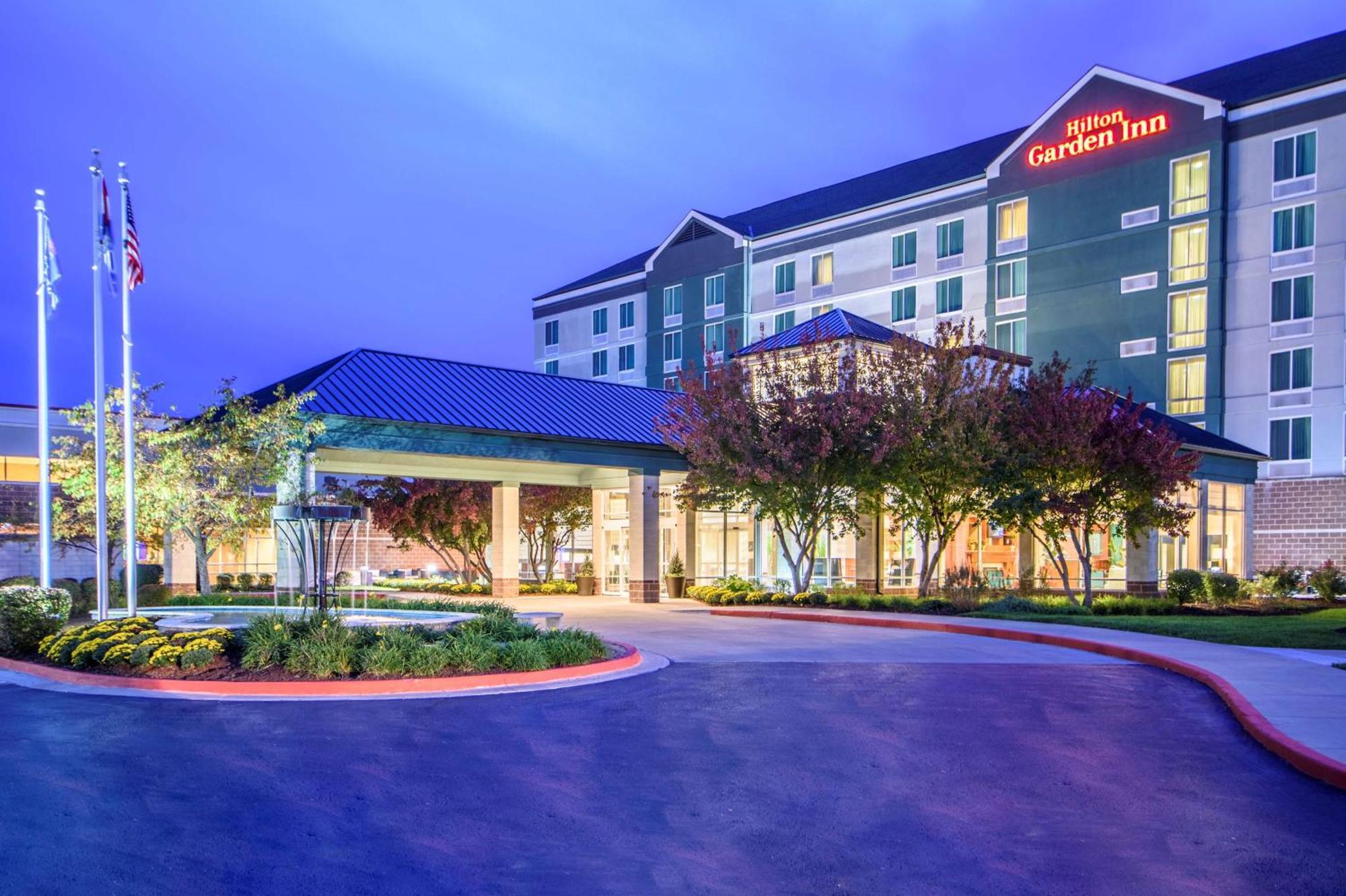 Hilton Garden Inn Independence Exteriör bild
