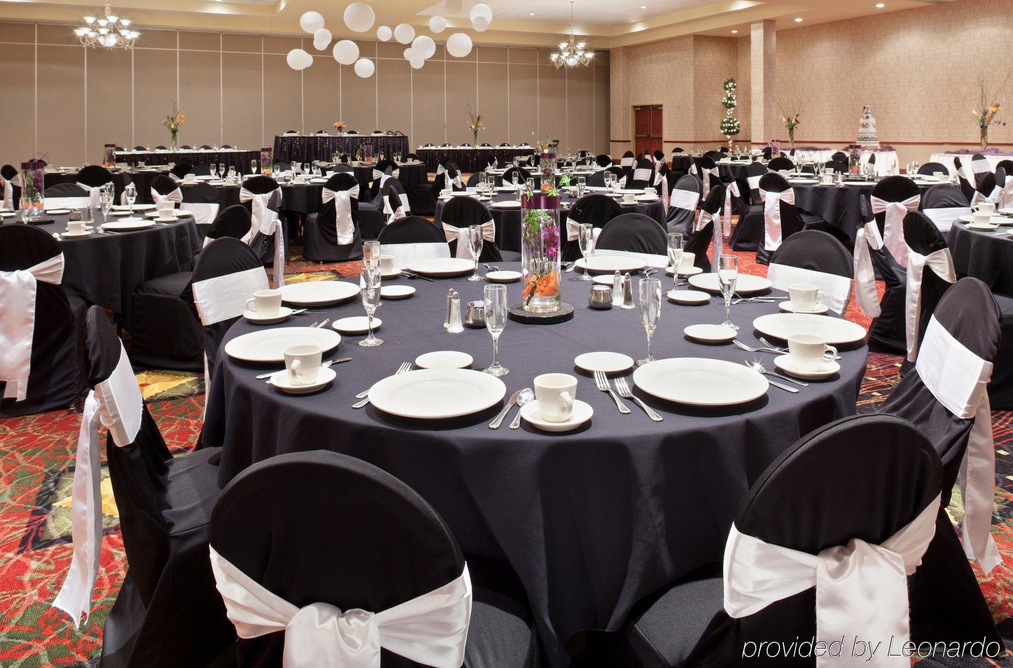 Hilton Garden Inn Independence Restaurang bild